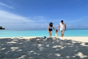 姜宇星妻子晒在马尔代夫游玩的照片： 就让时光虚度